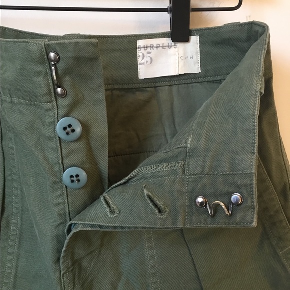 Citizens of Humanity Cassidy Pleated Shorts - Picture 9 of 10